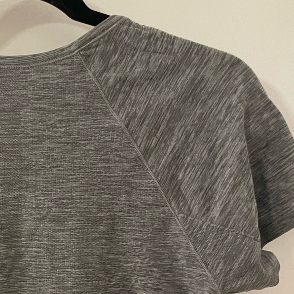 Athleta Momentum Seamless Tee - Picture 12 of 12